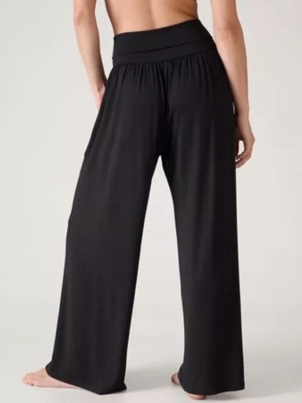 ATHLETA Studio Wide Leg Pant in Black #487419 Sz Medium TALL Yoga Pilates Lounge - Picture 2 of 12